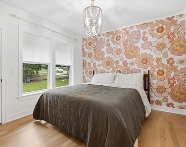 146 E Maple Street - Photo Thumbnail 8