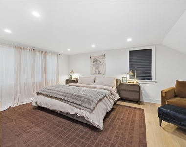 146 E Maple Street - Photo Thumbnail 7