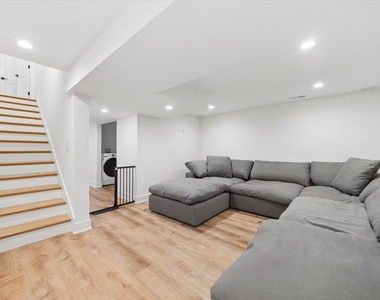 146 E Maple Street - Photo Thumbnail 10