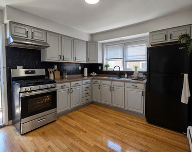 525 25th Avenue - Photo Thumbnail 2