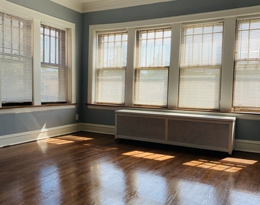8042 S Hermitage Avenue - Photo Thumbnail 5