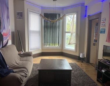 1116 W Wellington Avenue - Photo Thumbnail 2