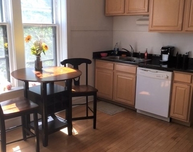 2906 N Greenview Avenue - Photo Thumbnail 6