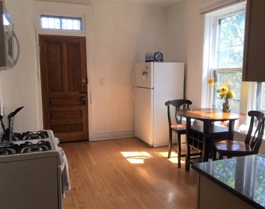 2906 N Greenview Avenue - Photo Thumbnail 4