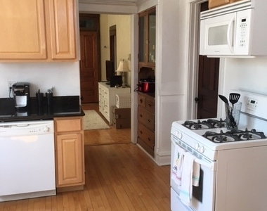 2906 N Greenview Avenue - Photo Thumbnail 8