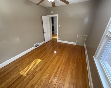 5327 W Wolfram Street - Photo Thumbnail 12