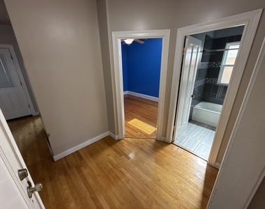 5327 W Wolfram Street - Photo Thumbnail 7