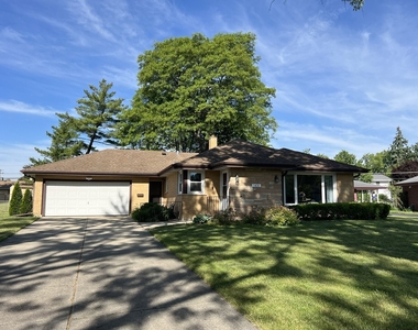 1431 E Emmerson Lane - Photo Thumbnail 2