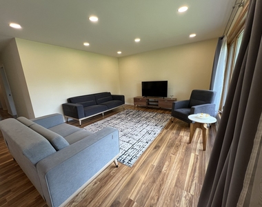 1431 E Emmerson Lane - Photo Thumbnail 4