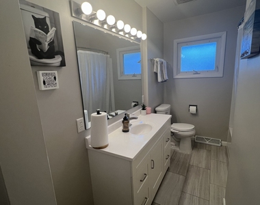 1431 E Emmerson Lane - Photo Thumbnail 15