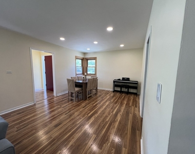 1431 E Emmerson Lane - Photo Thumbnail 6