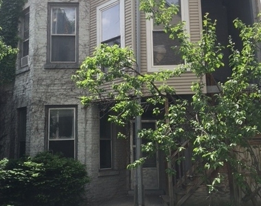 3246 N Seminary Avenue - Photo Thumbnail 1