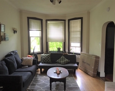 1911 W Eddy Street - Photo Thumbnail 1