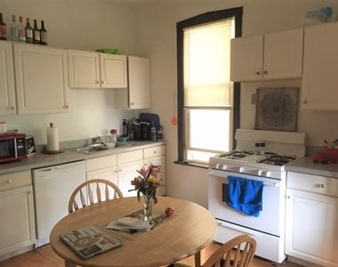 1911 W Eddy Street - Photo Thumbnail 6