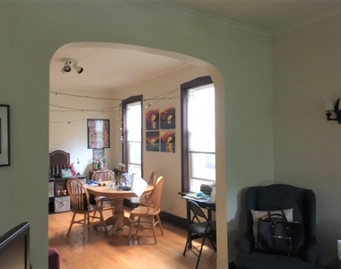 1911 W Eddy Street - Photo Thumbnail 2