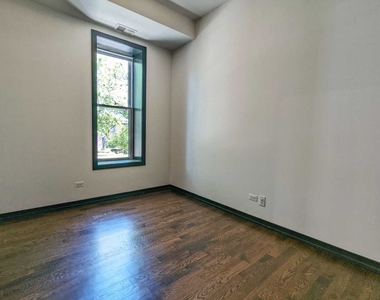 2301 W Chicago Avenue - Photo Thumbnail 9