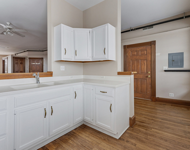 222 W Main Street - Photo Thumbnail 7