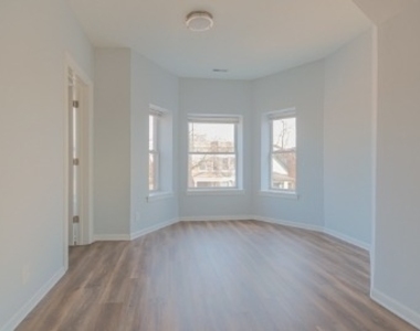 7432 S Maryland Avenue - Photo Thumbnail 5