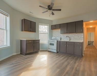7432 S Maryland Avenue - Photo Thumbnail 4