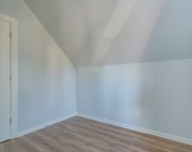 7432 S Maryland Avenue - Photo Thumbnail 3