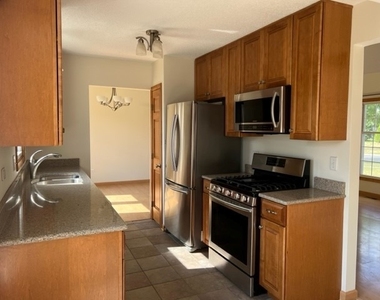 2135 Derby Court - Photo Thumbnail 5