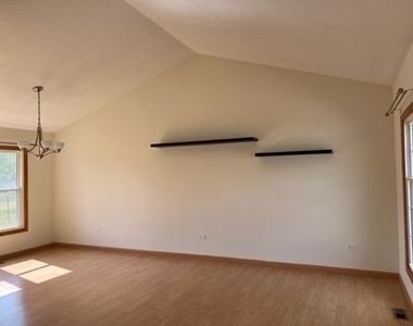 2135 Derby Court - Photo Thumbnail 3