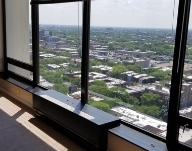 5445 N Sheridan Road - Photo Thumbnail 10
