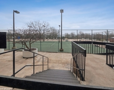 5445 N Sheridan Road - Photo Thumbnail 14