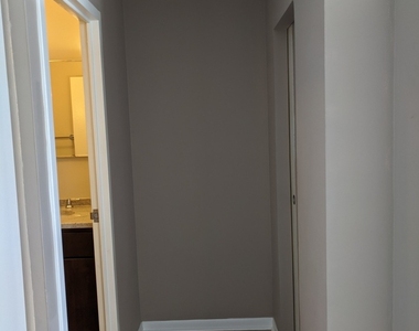 5445 N Sheridan Road - Photo Thumbnail 11