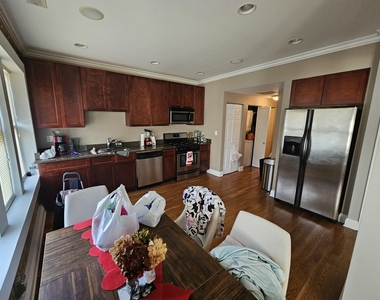 6503 N Mozart Street - Photo Thumbnail 11