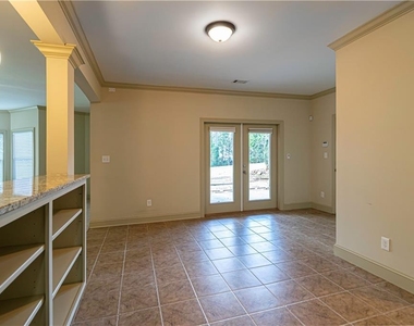 2050 Oak Grove Road Ne - Photo Thumbnail 9