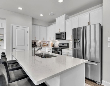 790 Belrose Drive - Photo Thumbnail 1