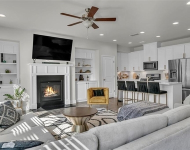 790 Belrose Drive - Photo Thumbnail 2