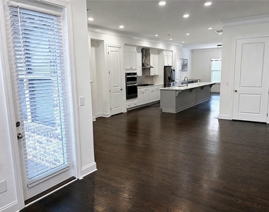 3756 Huger Place Se - Photo Thumbnail 5