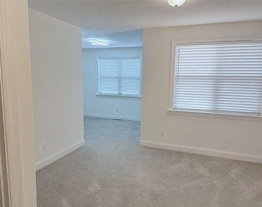 3756 Huger Place Se - Photo Thumbnail 8