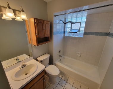 7411 N Claremont Avenue - Photo Thumbnail 15