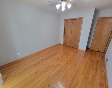 7411 N Claremont Avenue - Photo Thumbnail 11