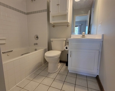 7411 N Claremont Avenue - Photo Thumbnail 4