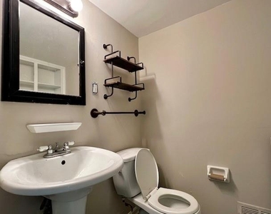 1436 Drayton Woods Drive - Photo Thumbnail 5