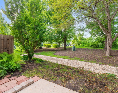 182 Stockton Drive - Photo Thumbnail 15