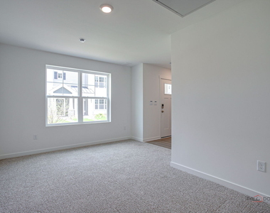 541 Yosemite Way - Photo Thumbnail 5