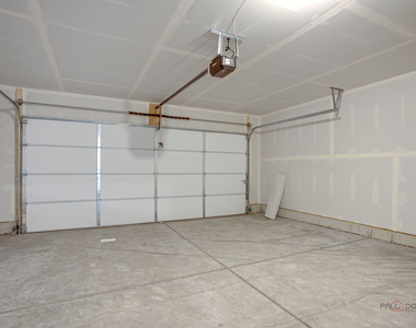 541 Yosemite Way - Photo Thumbnail 24