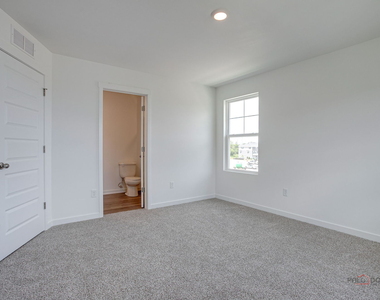 541 Yosemite Way - Photo Thumbnail 21