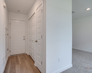 541 Yosemite Way - Photo Thumbnail 23
