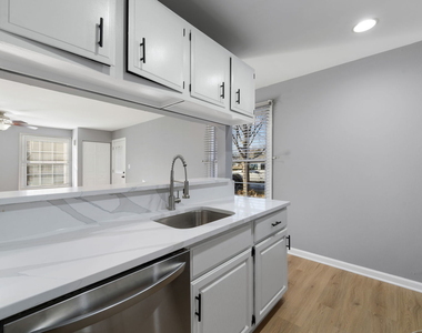 413 Sidney Avenue - Photo Thumbnail 6