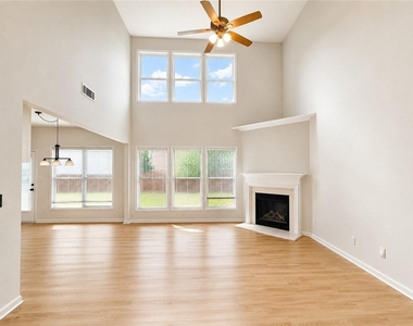 2252 Jasmine Glen Drive - Photo Thumbnail 4