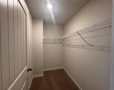 22 Berryville Drive - Photo Thumbnail 14