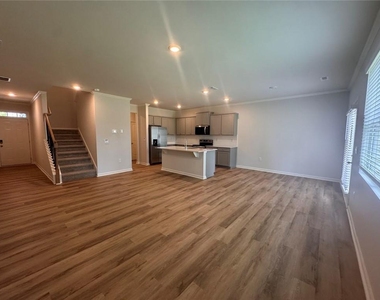 22 Berryville Drive - Photo Thumbnail 4