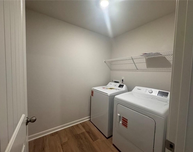 22 Berryville Drive - Photo Thumbnail 9