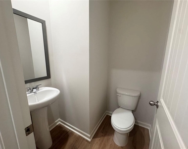 22 Berryville Drive - Photo Thumbnail 7